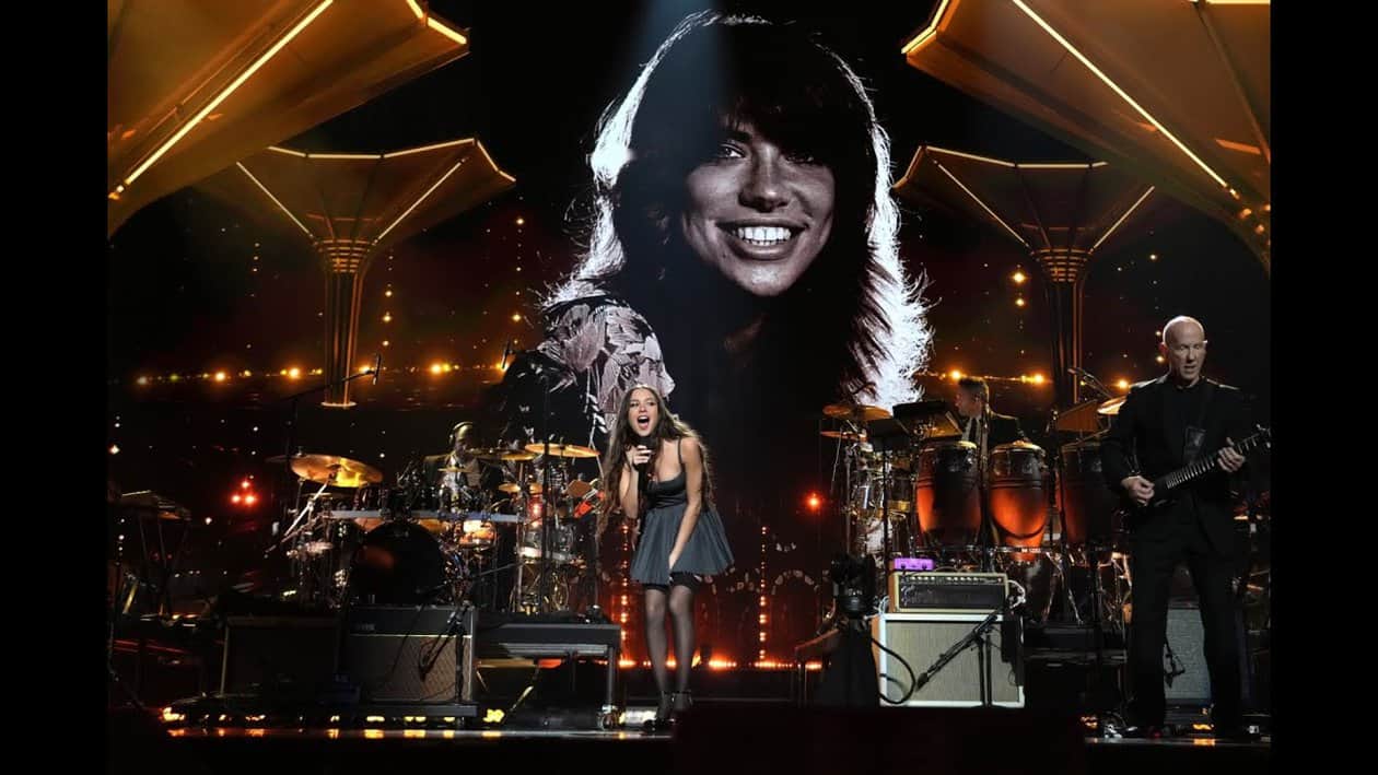 olivia rodrigo carly simon tu es si vain rock n roll hall of fame 11 05 2022 hd