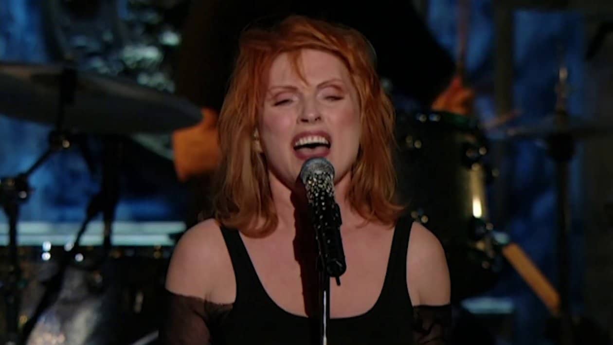 blondie effectuer appelez-moi à la cérémonie d'intronisation au temple de la renommée du rock roll 2006