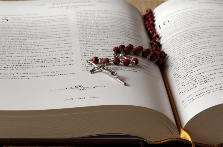« Agrandissez l'espace de votre tente » : un nouveau document du Vatican mentionne les relations homosexuelles et l'ordination des femmes
