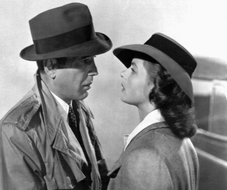 En regardant Casablanca à l'occasion de son 80e anniversaire, nous restons émerveillés par sa simplicité - et sa profondeur profonde