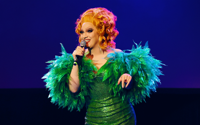 Jinkx Monsoon, double vainqueur de la Drag Race, rejoint Chicago à Broadway