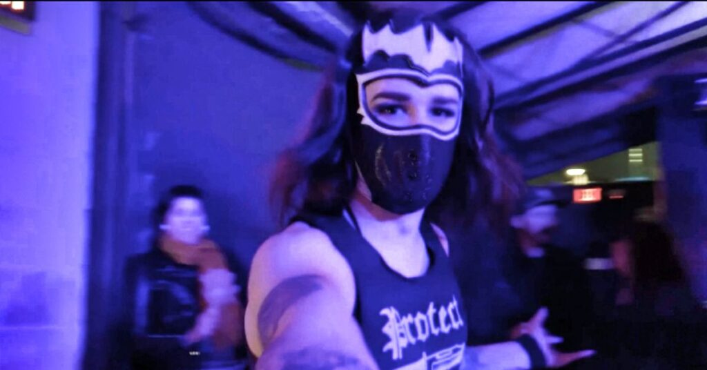 La lutte professionnelle rend hommage aux victimes et fait preuve de détermination après la fusillade du Club Q La lutte professionnelle rend hommage aux victimes et fait preuve de détermination après la fusillade du Club Q