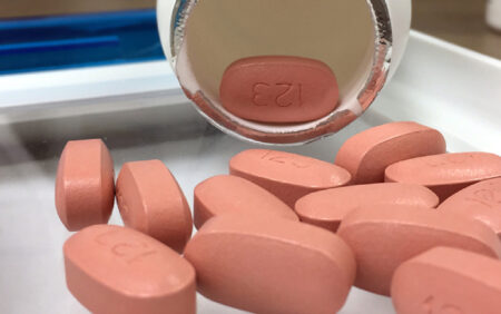 Le Royaume-Uni critiqué pour sa décision "préoccupante" de réduire les dons au fonds mondial pour la santé