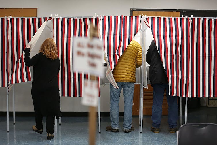 Les Américains qui ne sont pas sûrs de Dieu sont une force à croissance rapide en politique - et ils sont généralement encore plus actifs politiquement que les évangéliques blancs