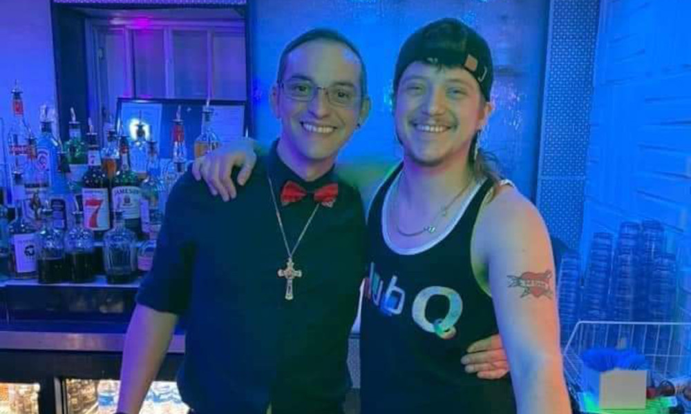 Les hommages affluent pour les barmans du Q Club tués dans la fusillade de Colorado Springs Les hommages affluent pour les barmans du Q Club tués dans la fusillade de Colorado Springs