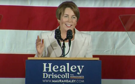 Maura Healey entre dans l'histoire en tant que première gouverneure lesbienne des États-Unis