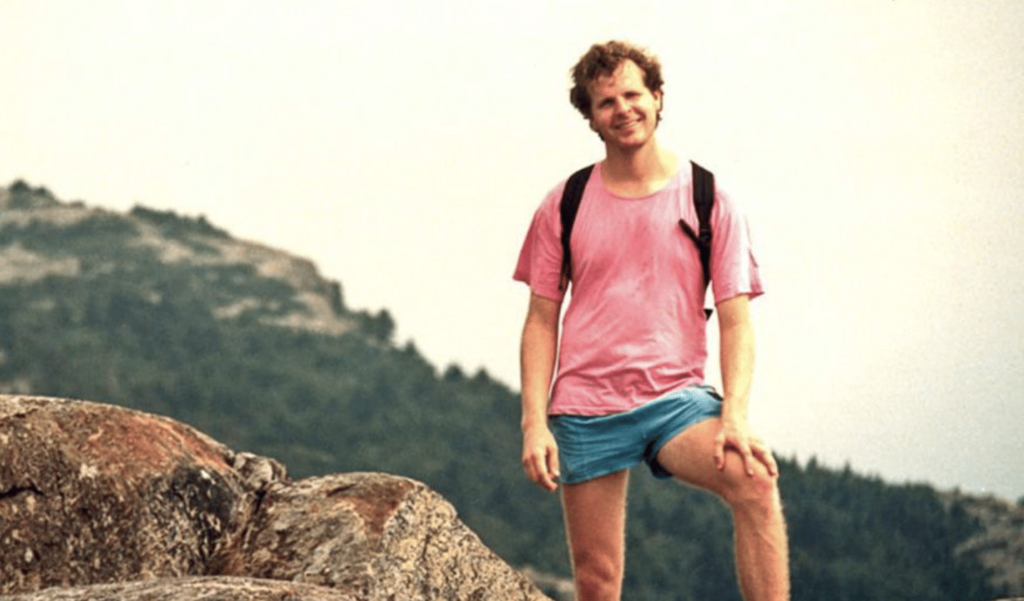 Scott Johnson: l’homme qui a plaidé coupable du meurtre d’un étudiant gay il y a 34 ans a été condamné Man who murdered gay student Scott Johnson in 1988 sentenced to 12 years in jail