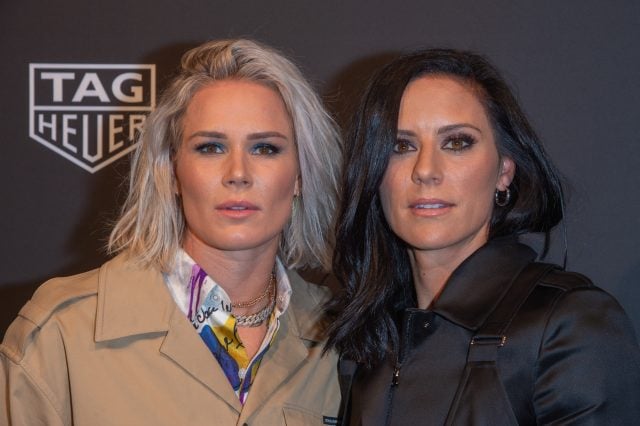 Ashlyn Harris et Ali Krieger assistent au lancement de la nouvelle montre connectée de TAG Heuer à la Caldwell Factory le 12 mars 2020 à New York.