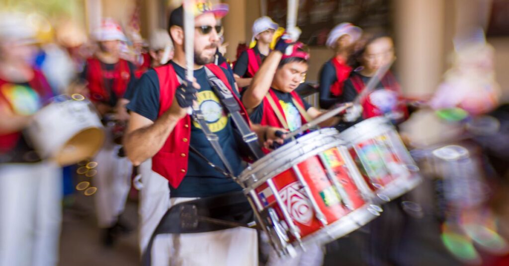 La fanfare de Stanford a trollé BYU avec un croquis de mariage homosexuel à la mi-temps La fanfare de Stanford a trollé BYU avec un croquis de mariage homosexuel à la mi-temps