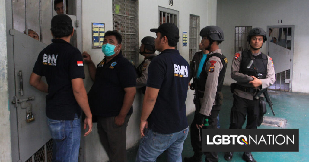 L’Indonésie adopte une loi qui pourrait envoyer des touristes célibataires et homosexuels en prison pour avoir eu des relations sexuelles L'Indonésie adopte une loi qui pourrait envoyer des touristes célibataires et homosexuels en prison pour avoir eu des relations sexuelles