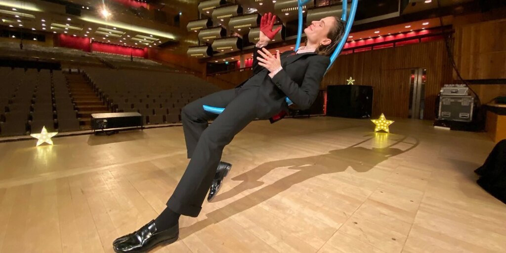 Les parents d’enfants trans « ravis » que Christine et les reines lisent l’histoire de CBeebies au coucher Christine and the Queens / Redcar