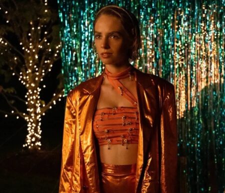 Do Revenge, Review: Rencontrez Eleanor Levetan, icône lesbienne moyenne