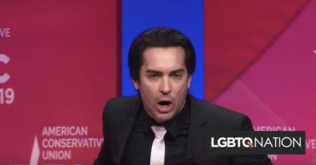 Gay MAGA républicain qui a plaidé coupable à l'accusation du 6 janvier poursuit MSNBC