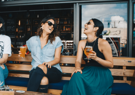 Où trouver les 27 bars lesbiens américains survivants