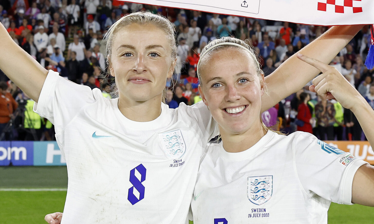 Les lionnes d’Angleterre Leah Williamson et Beth Mead parmi les héros LGBTQ + sur la liste des honneurs du Nouvel An 2023 England Lionesses Leah Williamson (left) and Beth Mead