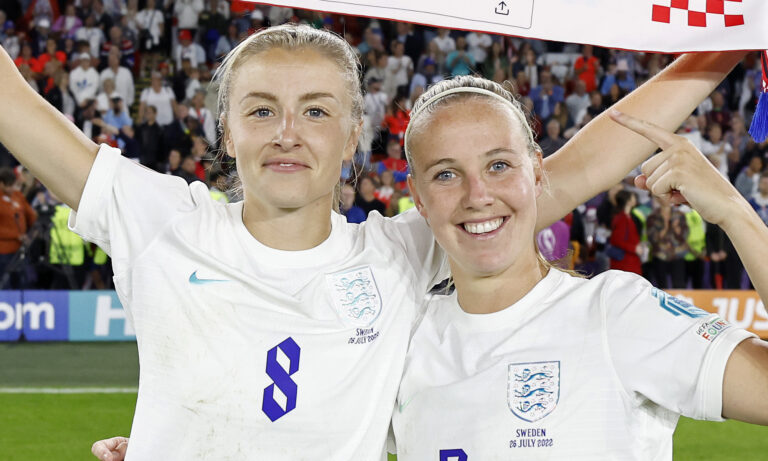 England Lionesses Leah Williamson (left) and Beth Mead