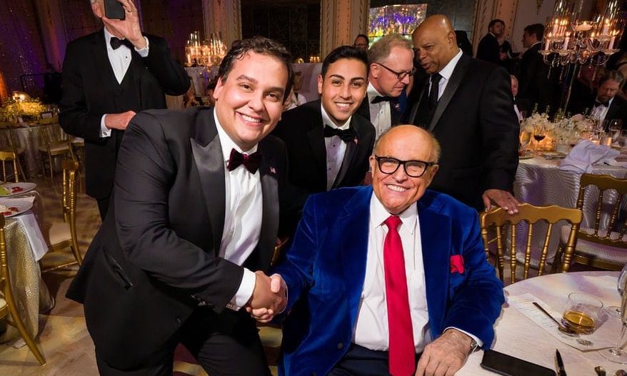 George Santos à une soirée du Nouvel An Mar-A-Lago avec Rudy Giuliani
