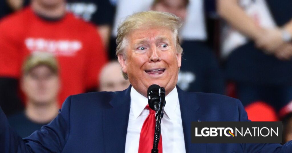 Trump promet de se battre pour les républicains homosexuels quelques jours après que Biden a signé un projet de loi sur l’égalité du mariage Trump promet de se battre pour les républicains homosexuels quelques jours après que Biden a signé un projet de loi sur l'égalité du mariage