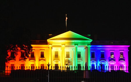 "Un coup contre la haine" : Joe Biden signe une loi protégeant le mariage homosexuel