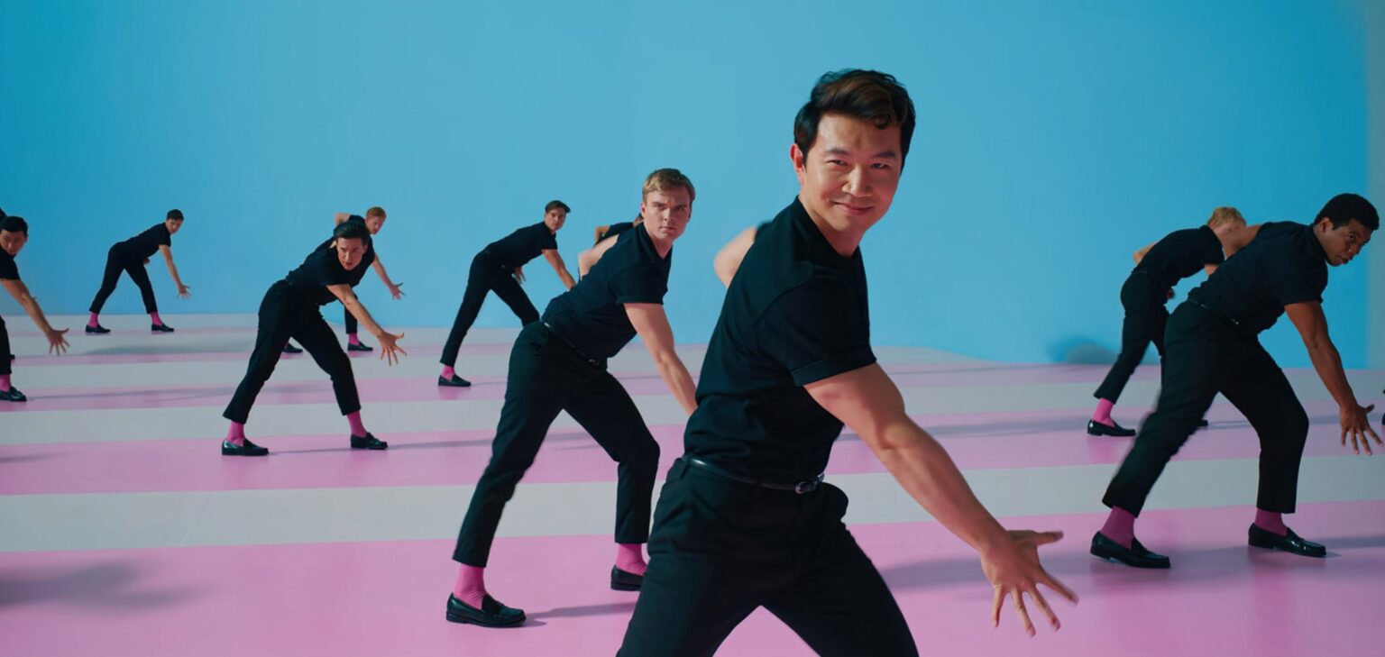 La star de Barbie, Simu Liu, dit que le film va démolir les normes de beauté « blonde, blanche » La star de Barbie, Simu Liu, dit que le film va démolir les normes de beauté "blonde, blanche"