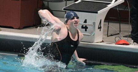 Le nageur trans Iszac Henig passe de l'équipe féminine à l'équipe masculine de natation à Yale