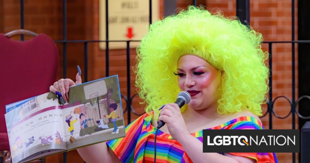 Une petite ville tente d’interdire les « divertissements pour adultes » pour annuler les performances de drag Une petite ville tente d'interdire les "divertissements pour adultes" pour annuler les performances de drag