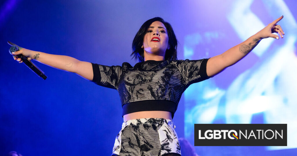 Le Royaume-Uni censure les affiches de Demi Lovato pour avoir causé « une offense grave aux chrétiens ». Le Royaume-Uni censure les affiches de Demi Lovato pour avoir causé « une offense grave aux chrétiens ».