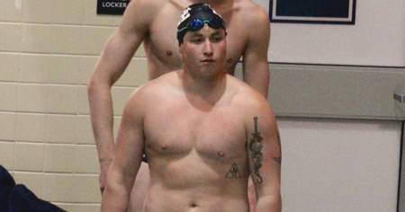 Iszac Henig nage vite, s'amuse et ne regrette rien lors de sa dernière saison à Yale