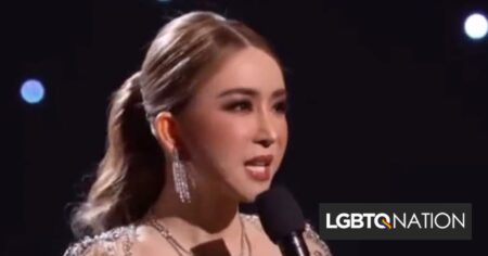 La propriétaire de Trans Miss Univers lance des bombes de vérité lors d'un discours de reconstitution historique.  Elle transforme "la douleur en pouvoir"