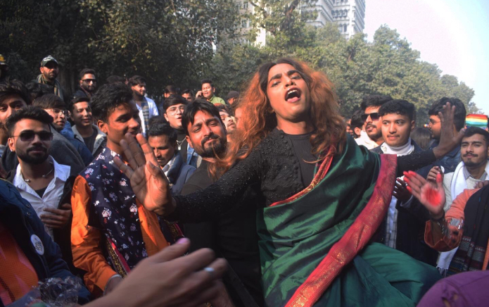 "Ça se passe" : des milliers de personnes manifestent pour le mariage homosexuel en Inde