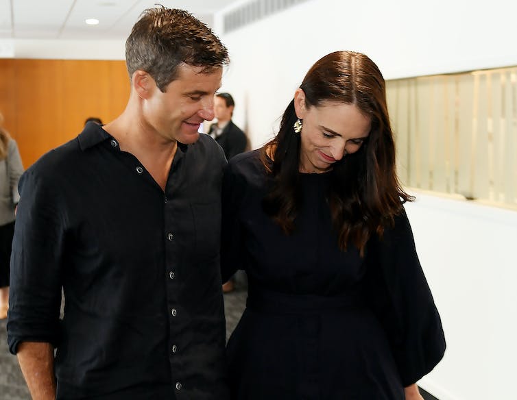La démission de Jacinda Ardern montre que les femmes sont toujours confrontées à une bataille difficile en politique - un expert des femmes dirigeantes répond à 5 questions clés