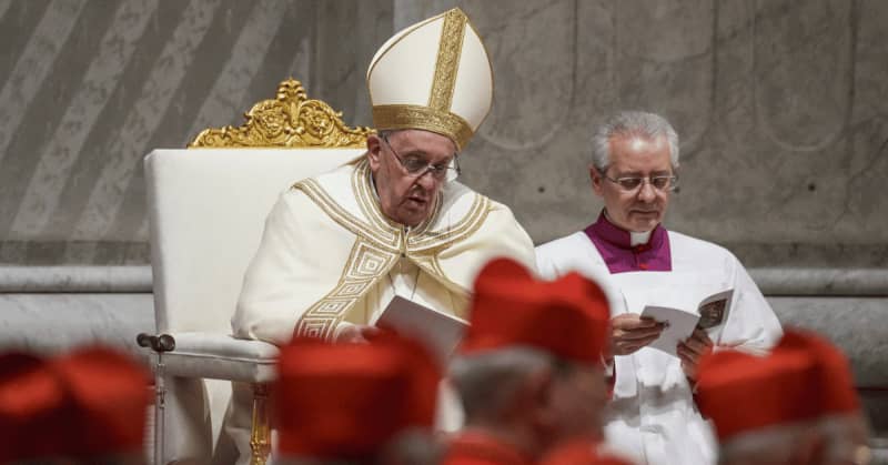 Les conservateurs du Vatican auraient un « plan secret » pour forcer le pape libéral François à démissionner 663346 origin 1