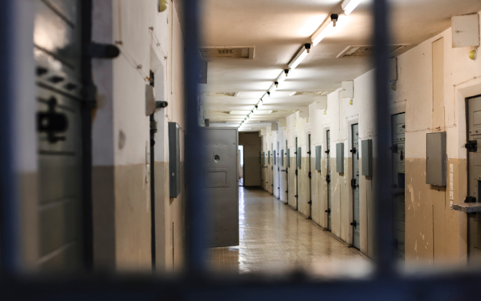 Les détenues trans « avec des organes génitaux masculins » seront bannies des prisons pour femmes