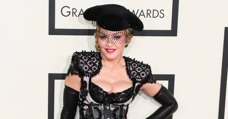 Madonna se sent « comme la fille la plus chanceuse du monde » alors que les fans « ont honte » 665327 origin 1