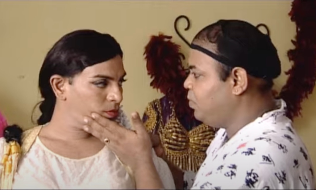 Une photo du cinéma sud-asiatique queer, Gulabi Aaina.