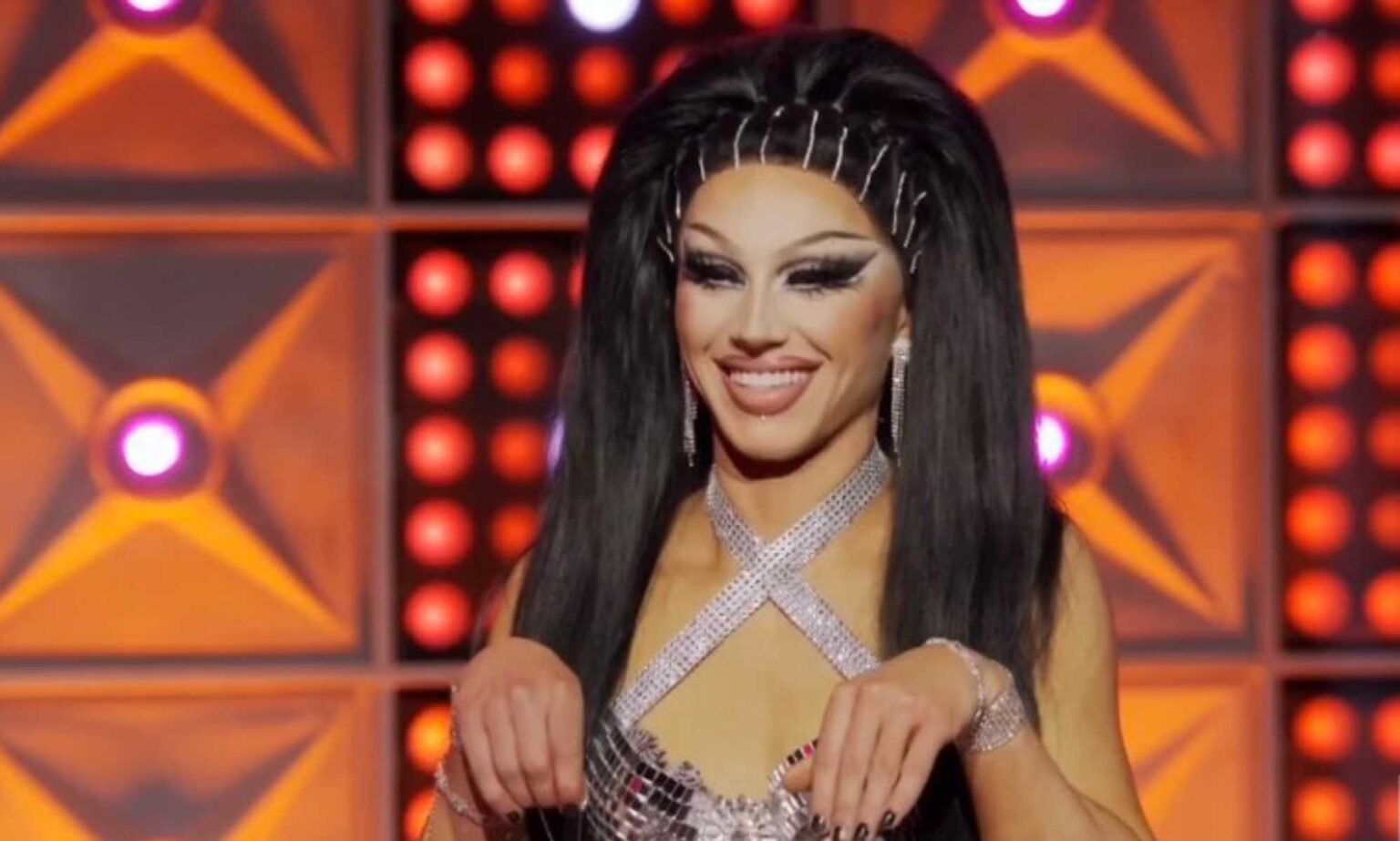42 pensées que j’ai eues en regardant Drag Race saison 15, épisode 9 : « Elle devrait être illégale » 42 pensées que j'ai eues en regardant Drag Race saison 15, épisode 9 : "Elle devrait être illégale"