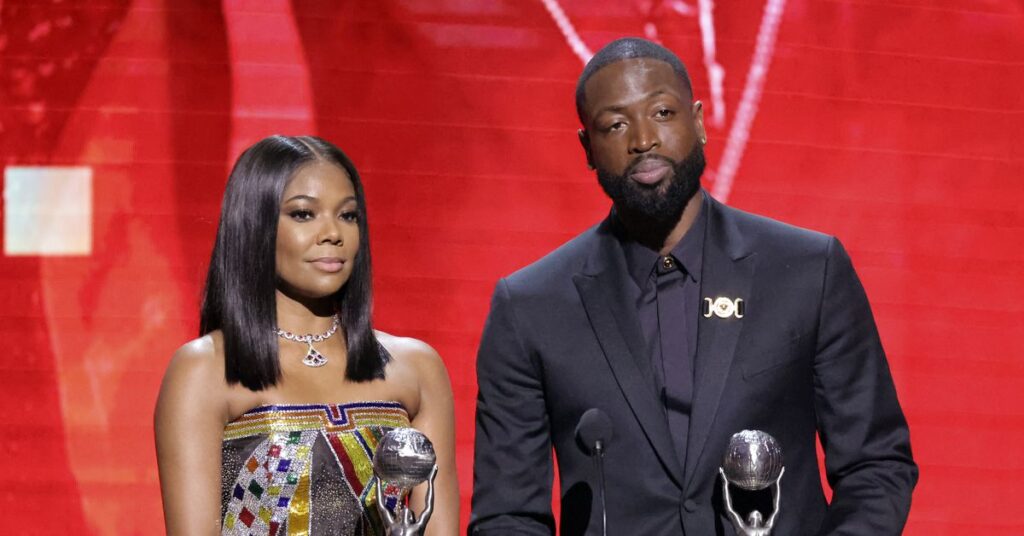Dwyane Wade et Gabrielle Union-Wade utilisent le NAACP Image Award pour soutenir leur fille trans Dwyane Wade et Gabrielle Union-Wade utilisent le NAACP Image Award pour soutenir leur fille trans