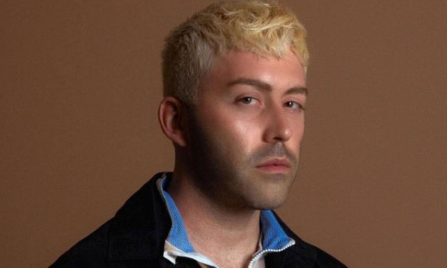 L’auteur-compositeur de Drag Race Leland renverse le thé sur ce qu’est vraiment le travail avec RuPaul Leland