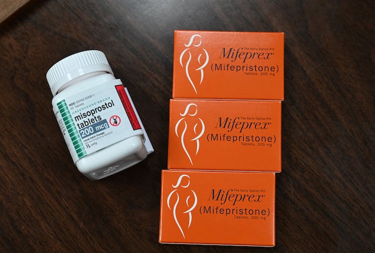 L'avortement médicamenteux pourrait devenir plus difficile à obtenir - ou plus facile : il y a une nouvelle vague de poursuites post-Dobbs sur les pilules abortives