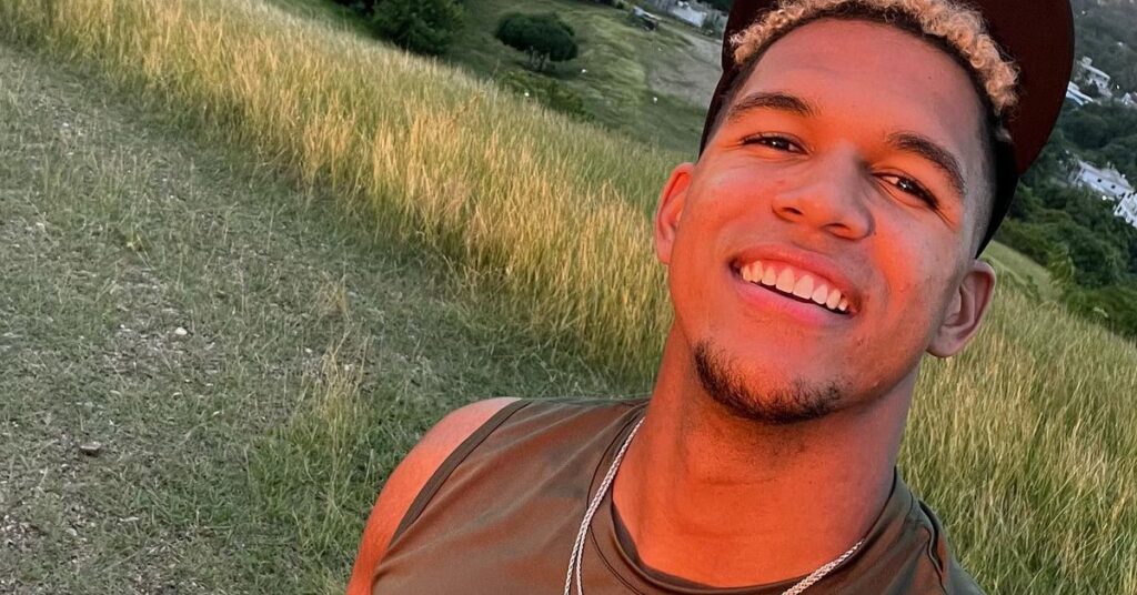 Le joueur de baseball de la ligue mineure Anderson Comas se présente comme gay avec le soutien des White Sox Le joueur de baseball de la ligue mineure Anderson Comas se présente comme gay avec le soutien des White Sox