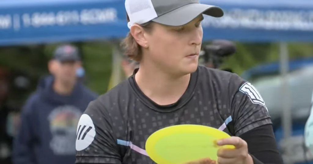 La disc golfeuse trans Natalie Ryan dépose une plainte pour discrimination contre le circuit professionnel La disc golfeuse trans Natalie Ryan dépose une plainte pour discrimination contre le circuit professionnel