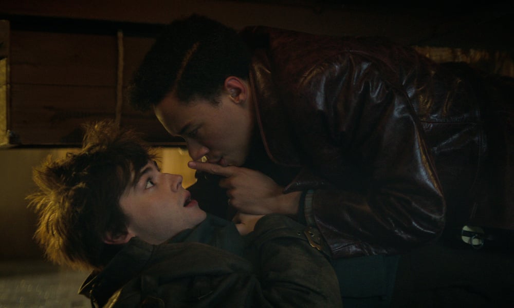 Le casting de « Shadow and Bone » parle de diversité et de romance queer dans S2 Le casting de "Shadow and Bone" parle de diversité et de romance queer dans S2