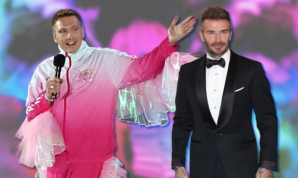 Un graphique montrant à gauche une image du comédien Joe Lycett vêtu d'un haut à froufrous rose et blanc et de David Beckham sur le blanc vêtu d'un smoking.  Le fond montre des taches roses et bleues