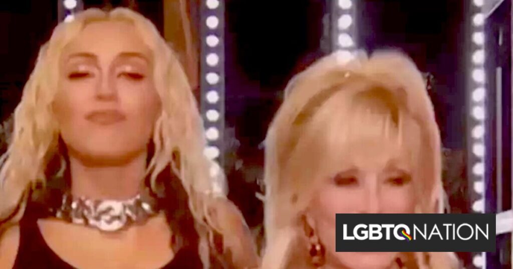 Le district scolaire interdit aux enfants de chanter la chanson de Dolly Parton et Miley Cyrus parce qu’elle mentionne les arcs-en-ciel Le district scolaire interdit aux enfants de chanter la chanson de Dolly Parton et Miley Cyrus parce qu'elle mentionne les arcs-en-ciel