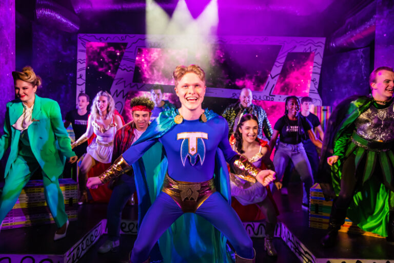 Eugenius musical frivole et amusant!  a une énergie contagieuse – avis