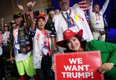 Je suis allé à CPAC pour prendre le pouls des supporters de MAGA - la Chine et les personnes transgenres sont parmi les principaux "démons" qui, selon eux, ruinent le pays