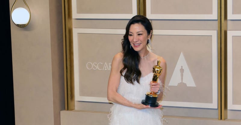 Michelle Yeoh s’intéresse à Don Lemon dans le discours des Oscars 2023 : « Ne laissez personne vous dire que vous avez déjà dépassé votre apogée » 672293 origin 1
