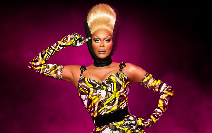 RuPaul sur l'interdiction anti-drag: "Faisons sortir ces reines cascadeuses du bureau"