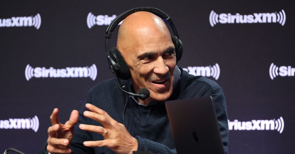 Tony Dungy dit que les personnes transgenres ont juste besoin de « Jésus » pour les sauver Tony Dungy dit que les personnes transgenres ont juste besoin de "Jésus" pour les sauver