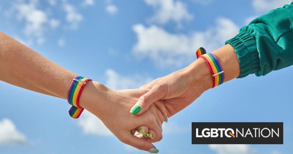 Un couple de lesbiennes qui a fui l’Ukraine se marie en Irlande Un couple de lesbiennes qui a fui l'Ukraine se marie en Irlande